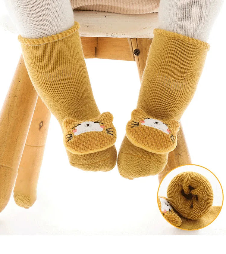 Herbst Winter Baby Mädchen Weiche Baumwolle Terry Boden Socken Neugeborenen 3D Puppe Cartoon Tier Bogen Anti Slip Schuhe für Kleinkind junge Kleidung